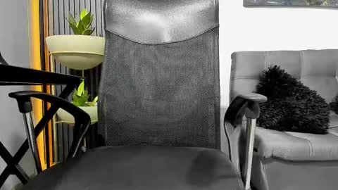 Julian online show from 11-19-25, 11:27