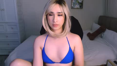 Snapshot of juliarichards chatting on 12-05-25, 02:09 juliarichards online show from 12-05-25, 02:09