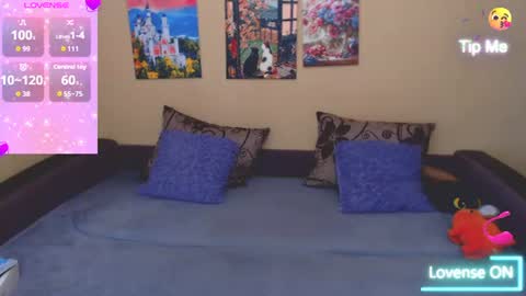 Snapshot of juliasane_ chatting on 06-22-26, 06:10 Jul online show from 06-22-26, 06:10