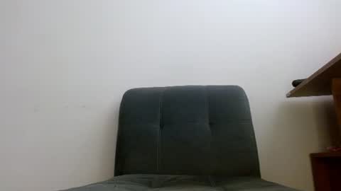 Snapshot of julie_autmn_ chatting on 07-21-26, 06:32 yules online show from 07-21-26, 06:32