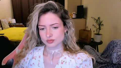 Julie online show from 04-21-26, 04:23