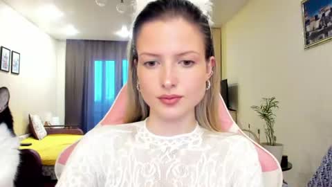 Julie online show from 06-18-26, 02:32