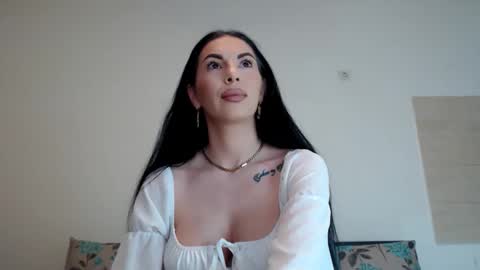 julie_queenxx online show from 02-11-26, 07:13