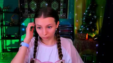 juliedaniel online show from 12-17-25, 08:53