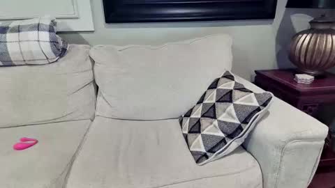 Julie Holliday online show from 11-20-25, 11:48