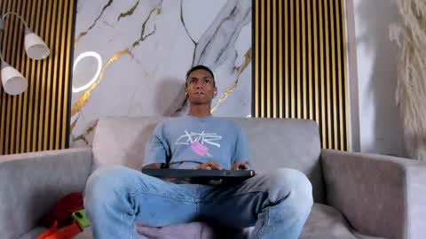 Julien online show from 04-24-26, 11:45