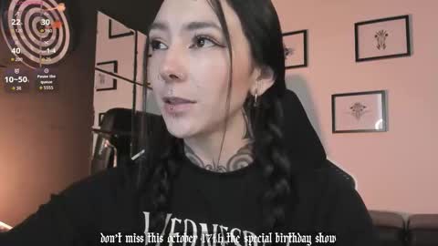 Snapshot of juliet_sourire chatting on 10-04-25, 02:04 juliet_sourire online show from 10-04-25, 02:04