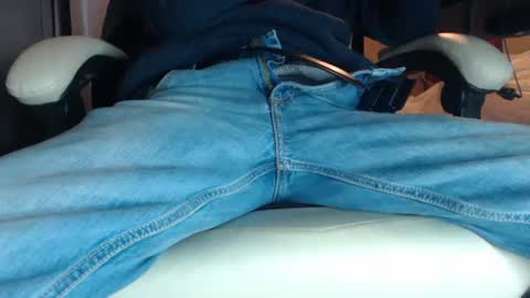 Snapshot of juliet_whiskey_foxtrot chatting on 01-12-25, 05:54 Juliet Whiskey Foxtrot online show from 01-12-25, 05:54