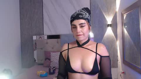 julieta__fox_ online show from 12-20-25, 03:24
