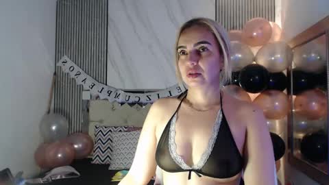 julieta__fox_ online show from 04-24-26, 09:50