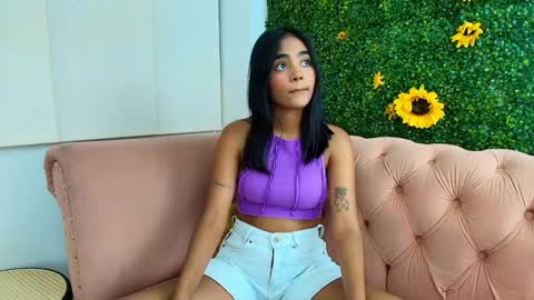 Snapshot of julieta_aguilar chatting on 12-01-24, 07:25 Juli online show from 12-01-24, 07:25