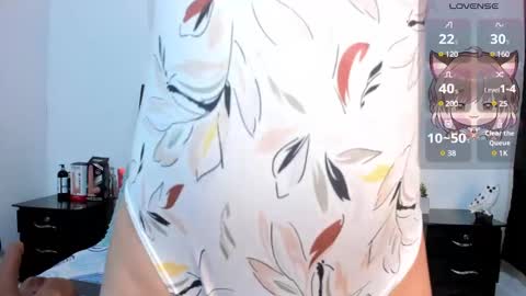 Snapshot of julieta_coopeer_ chatting on 03-11-25, 09:56 Julieta online show from 03-11-25, 09:56