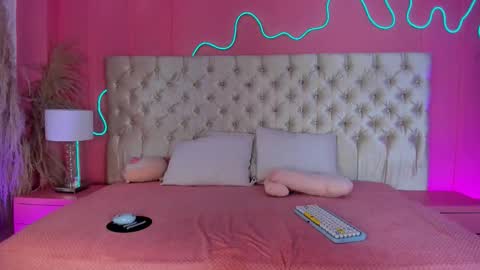 Julieta  online show from 02-25-26, 12:04