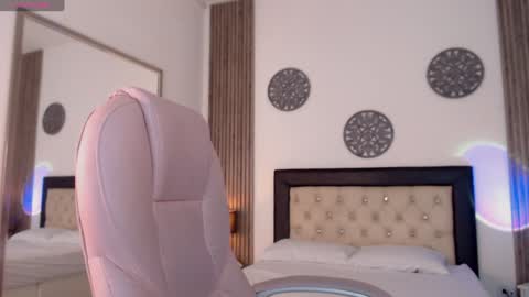 Julieta online show from 12-14-24, 09:02