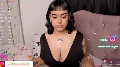 Snapshot of julieta_fernandez chatting on 01-15-25, 10:46 Julieta Fernandez online show from 01-15-25, 10:46