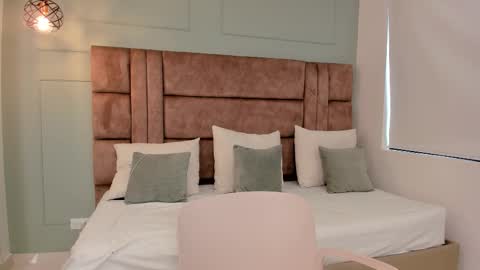 Snapshot of julieta_rose__ chatting on 10-25-25, 08:47 online show from 10-25-25, 08:47