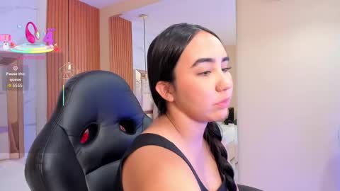 Snapshot of julieta_rose__ chatting on 10-27-25, 10:14 online show from 10-27-25, 10:14