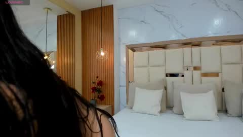 Snapshot of julieta_rose__ chatting on 11-13-25, 10:19 online show from 11-13-25, 10:19