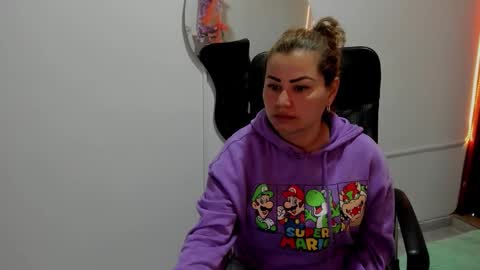 Snapshot of julieta_star69 chatting on 10-23-25, 11:20 julieta_star69 online show from 10-23-25, 11:20