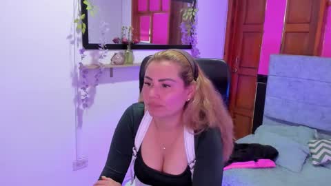 julieta_star69 online show from 03-27-26, 07:35
