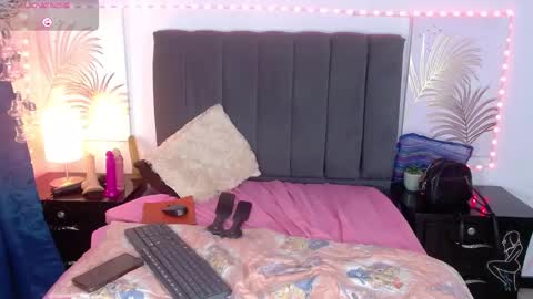 Snapshot of julietacollins06 chatting on 02-05-25, 05:31 julietacollins06 online show from 02-05-25, 05:31