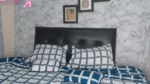 Snapshot of julietahazze_ chatting on 12-14-25, 03:23 Julietahazze online show from 12-14-25, 03:23