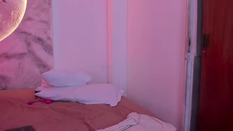 julietakane online show from 02-15-26, 07:51