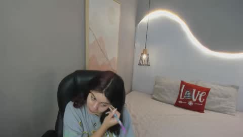 Julieth  online show from 11-20-25, 06:40