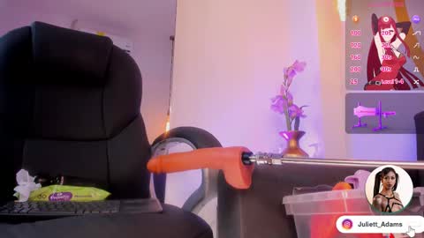 Snapshot of juliett_adams_ chatting on 10-17-25, 12:47 Juliett online show from 10-17-25, 12:47