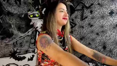 Julietta Jackson online show from 10-18-25, 05:03