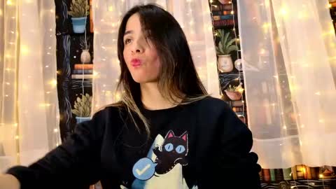 Snapshot of julietta__jackson chatting on 05-10-26, 10:15 Julietta Jackson online show from 05-10-26, 10:15