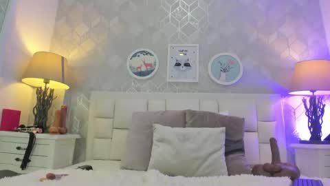 Snapshot of julietta_pink chatting on 05-01-26, 04:06 Julieta online show from 05-01-26, 04:06
