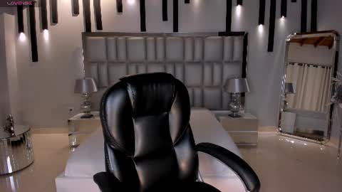 Snapshot of juliettemoreaux chatting on 06-12-26, 02:54 Juliette Moreau online show from 06-12-26, 02:54