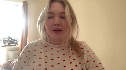 Snapshot of juliexoxxo chatting on 03-13-26, 12:23 Julie online show from 03-13-26, 12:23