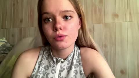 Malin online show from 06-12-26, 03:44