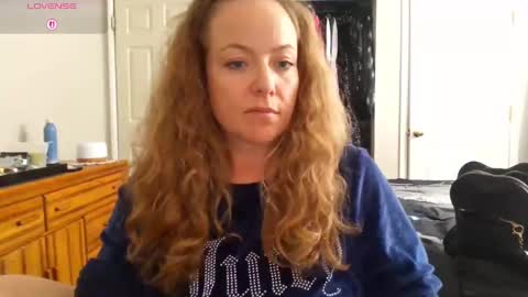 Juli Monroe online show from 09-30-25, 03:39