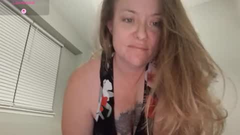 Juli Monroe online show from 12-20-25, 04:19