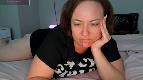 Snapshot of julimonroe chatting on 06-04-26, 04:29 Juli Monroe online show from 06-04-26, 04:29