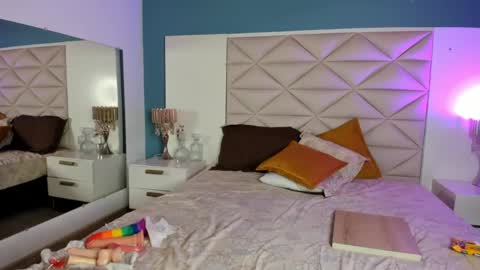 Juli online show from 03-27-26, 08:26