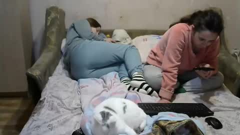 Snapshot of juliya_katie chatting on 02-14-26, 09:00 Juliya Katie online show from 02-14-26, 09:00