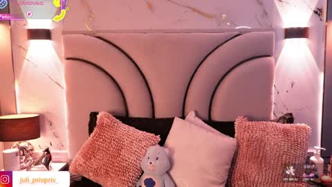 jullianapriv_ online show from 04-07-26, 02:28