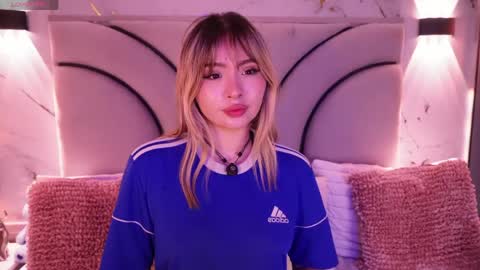 jullianapriv_ online show from 04-22-26, 02:18