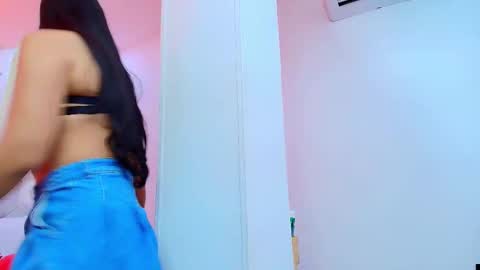 Julieta Reyes   online show from 02-13-26, 12:01