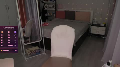 Snapshot of julvilnet chatting on 10-23-25, 05:23 Julia online show from 10-23-25, 05:23