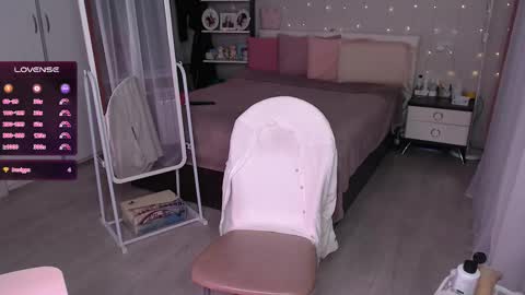 Snapshot of julvilnet chatting on 11-05-25, 05:46 Julia online show from 11-05-25, 05:46