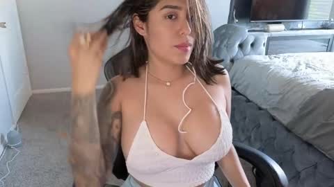 Snapshot of july_and_erick chatting on 05-24-26, 04:12 july online show from 05-24-26, 04:12
