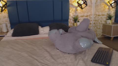 Julietha  online show from 12-13-24, 11:39