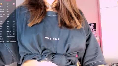 Julie online show from 02-10-25, 06:42