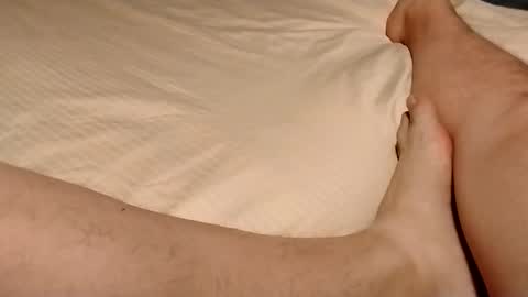 Snapshot of jumezee chatting on 11-16-25, 12:55 Asian office boy online show from 11-16-25, 12:55