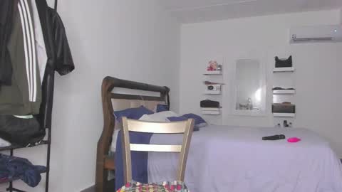 Snapshot of jump_rabbit_ chatting on 11-13-25, 06:34 jessica online show from 11-13-25, 06:34